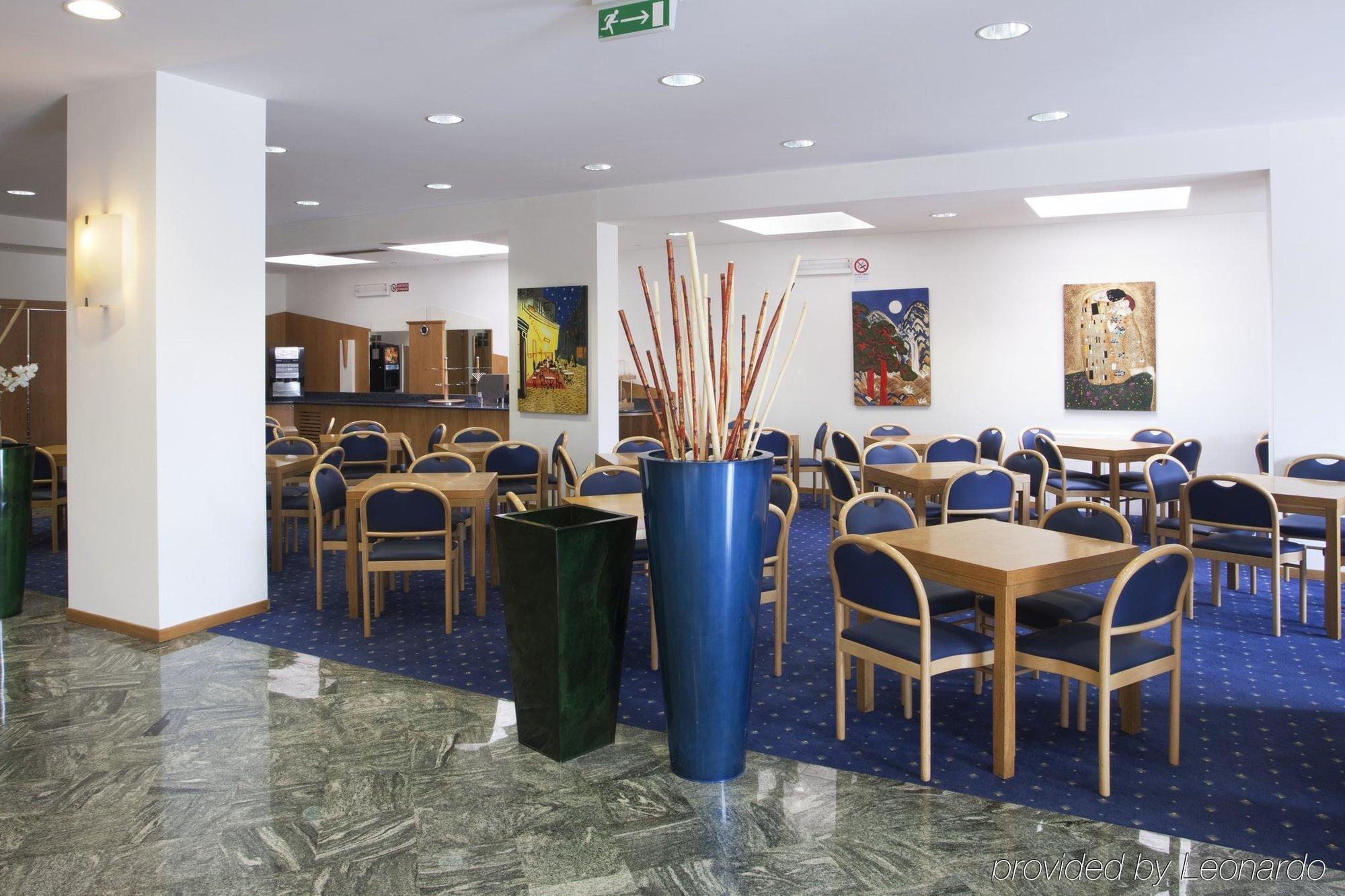 City Hotel & Suites Foligno Restaurante foto