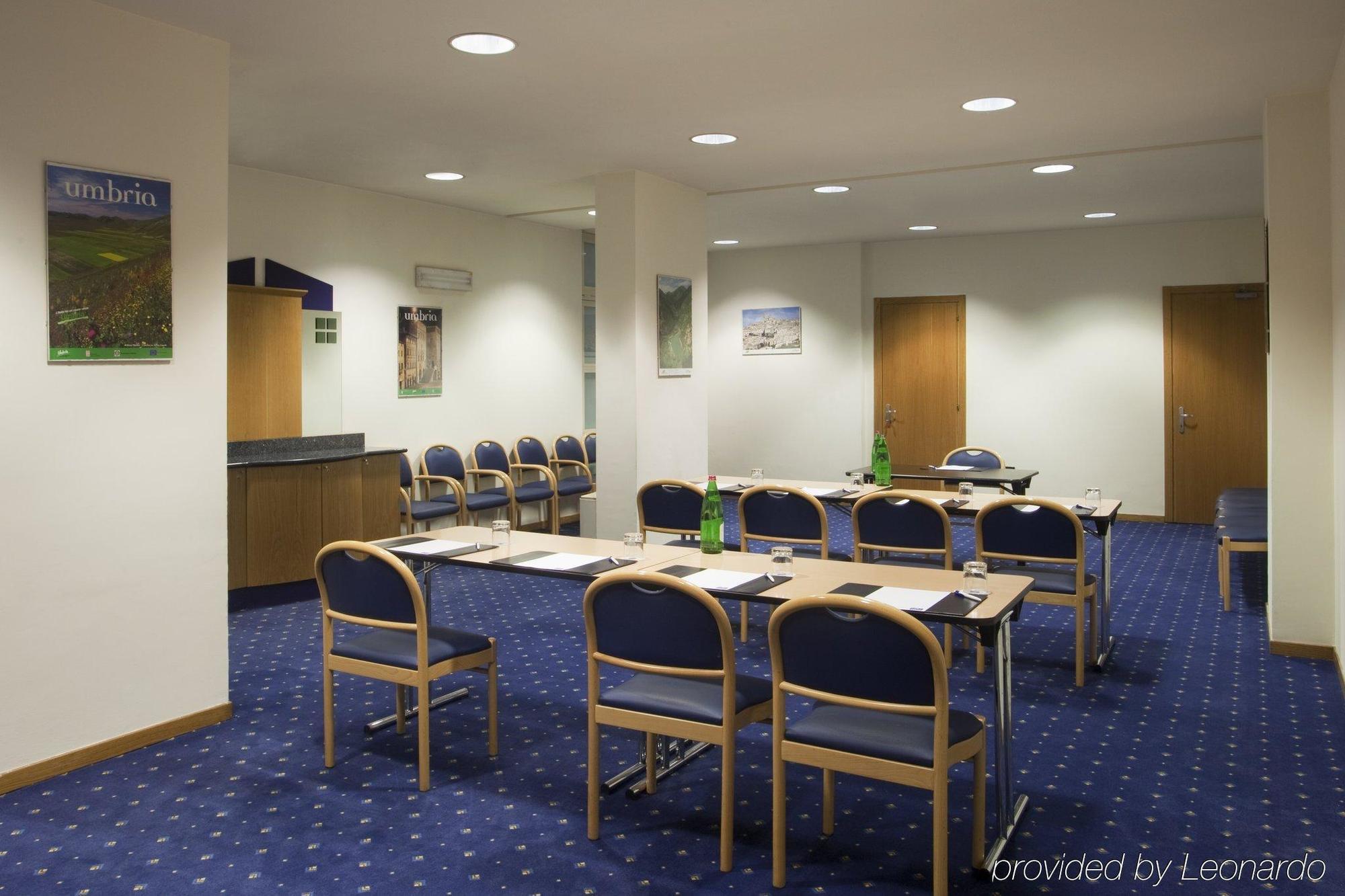 City Hotel & Suites Foligno Facilidades foto